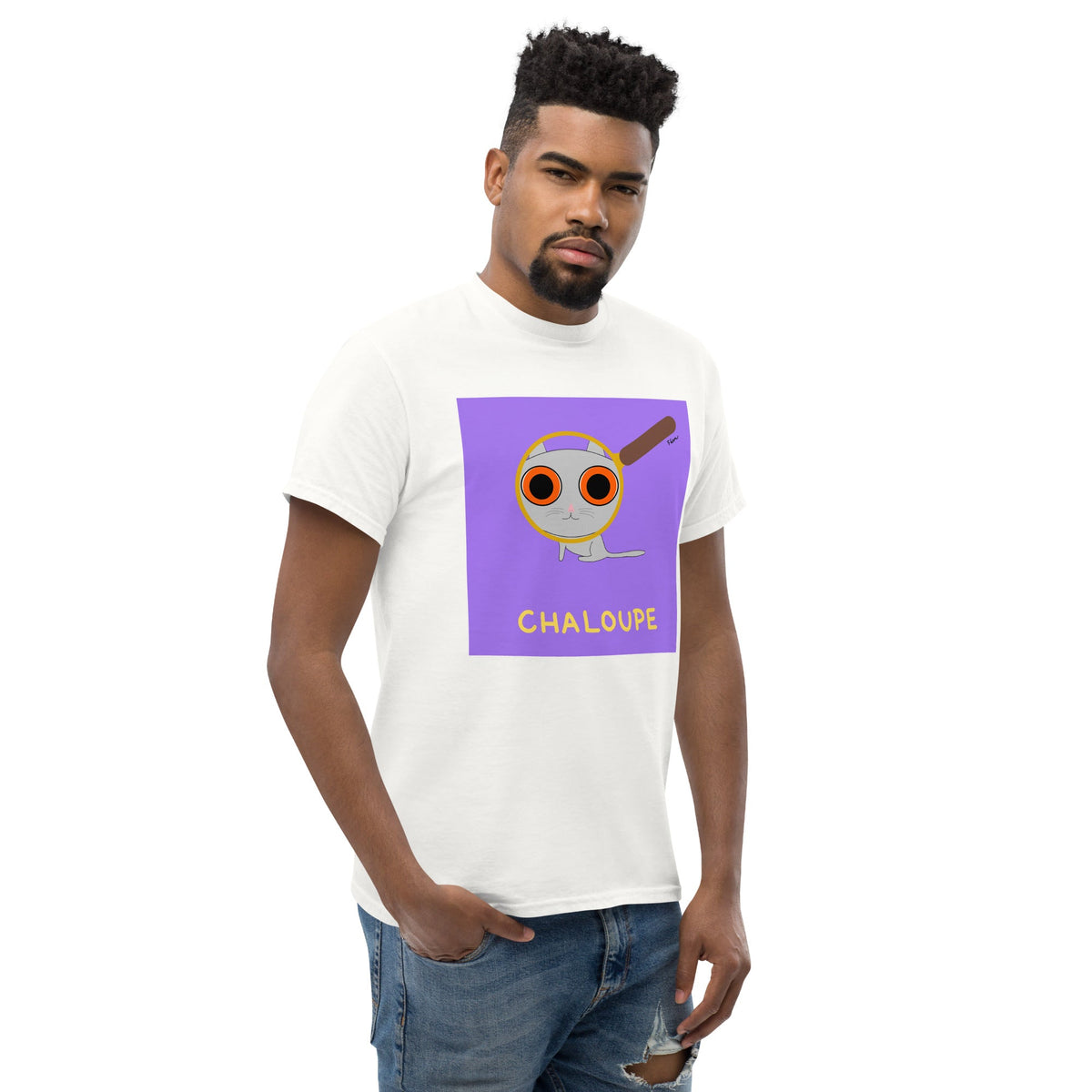 Elémentaire, mon chat Watson !

A mi-chemin entre la Panthère rose et Détective Pikachu, ce t-shirt Chaloupe réconciliera tous les ailurophiles (oui, ce mot existe) et les fans de loupe, on sait pourtant qu'il y a souvent de l'eau dans le gaz entre les deux, c'est bien connu.

En plus, on peut choisir sa couleur.