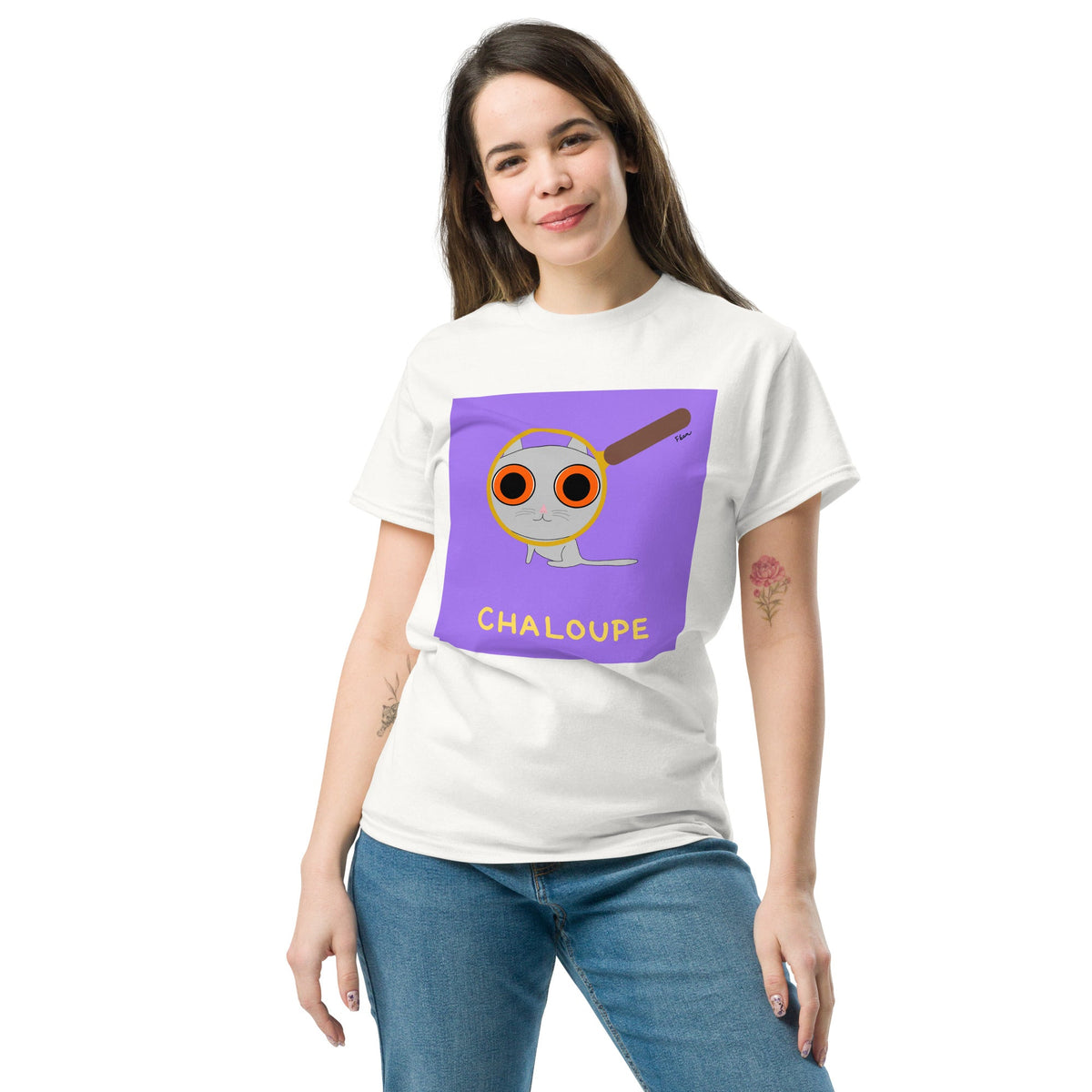 Elémentaire, mon chat Watson !

A mi-chemin entre la Panthère rose et Détective Pikachu, ce t-shirt Chaloupe réconciliera tous les ailurophiles (oui, ce mot existe) et les fans de loupe, on sait pourtant qu'il y a souvent de l'eau dans le gaz entre les deux, c'est bien connu.

En plus, on peut choisir sa couleur.