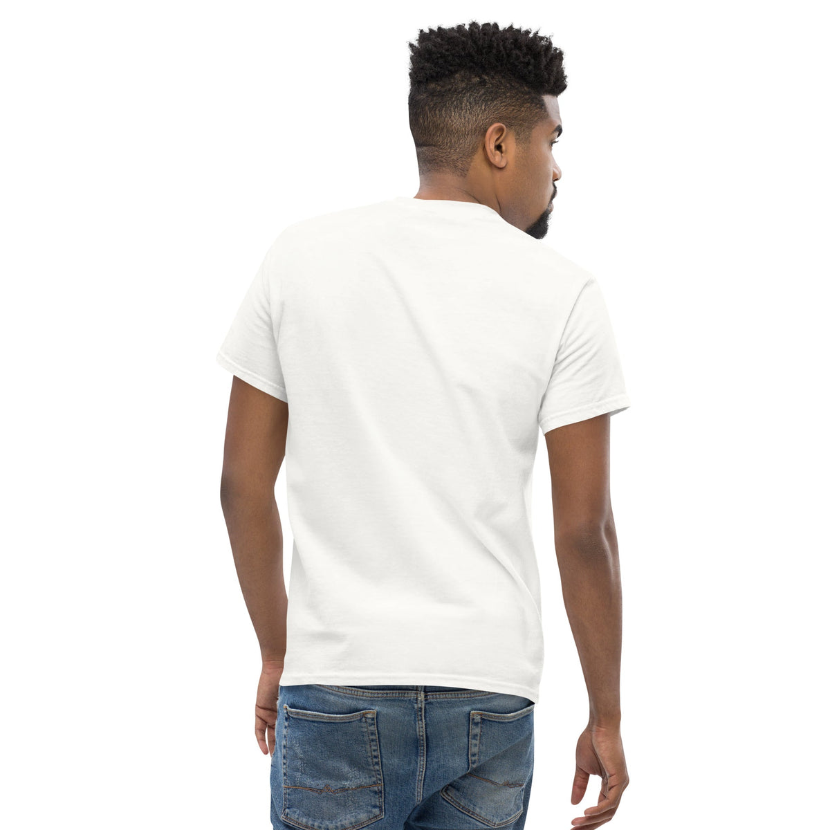 Elémentaire, mon chat Watson !

A mi-chemin entre la Panthère rose et Détective Pikachu, ce t-shirt Chaloupe réconciliera tous les ailurophiles (oui, ce mot existe) et les fans de loupe, on sait pourtant qu'il y a souvent de l'eau dans le gaz entre les deux, c'est bien connu.

En plus, on peut choisir sa couleur.
