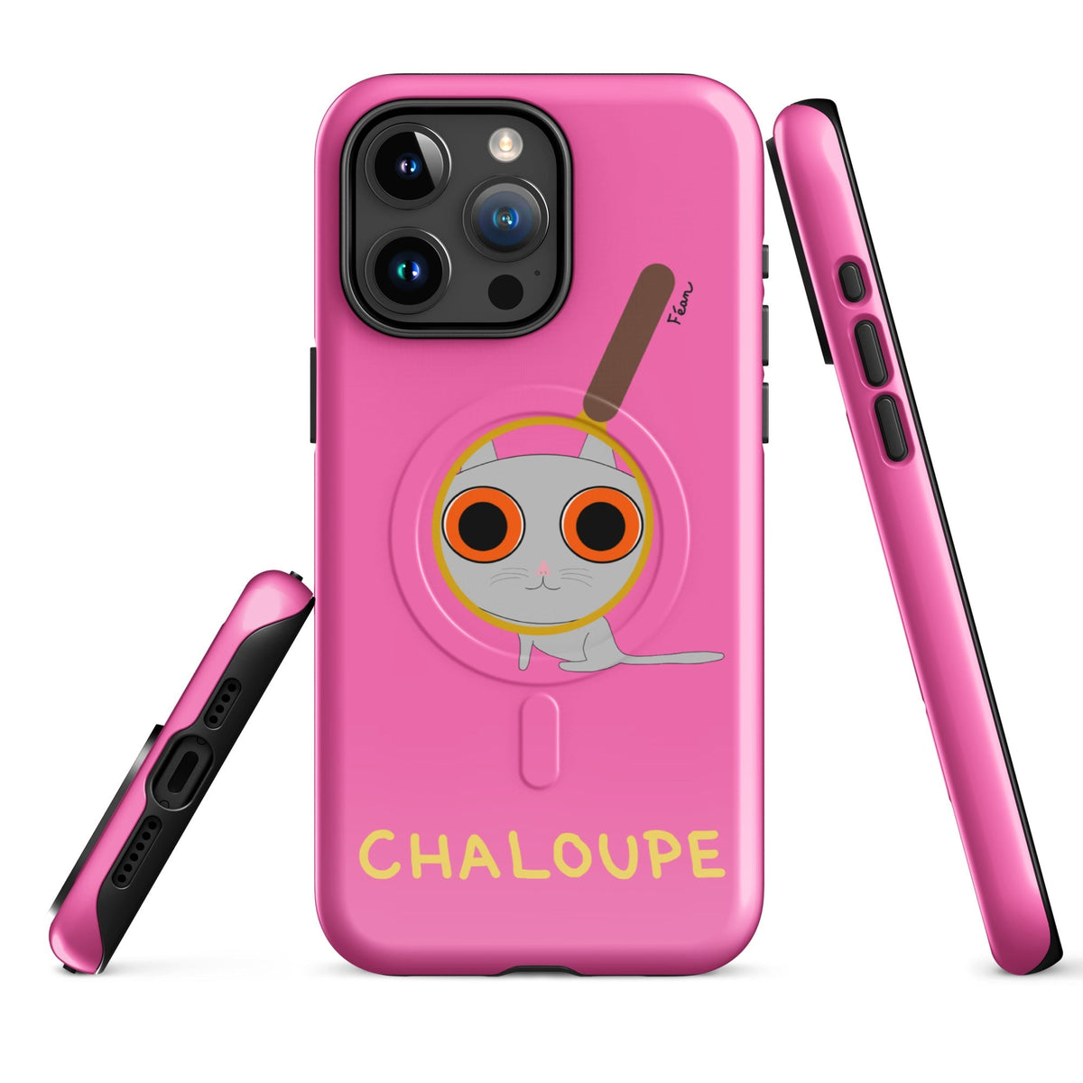 Tu mènes des enquêtes passionnantes sur ton iPhone ? Tu sais avec qui KK a passé ses dernières vacances et comment ouvrir une bouteille de vin sans tire-bouchon ?

Alors cette coque d'iPhone Chaloupe est faite pour toi, détective en herbe (à chat). Quelle que soit ta couleur pref, on a celle qu'il te faut.

En plus, le système d'aimants MagSafe® intégrés permettent une fixation sûre et une charge sans fil plus rapide. La coque est robuste et à double couche.