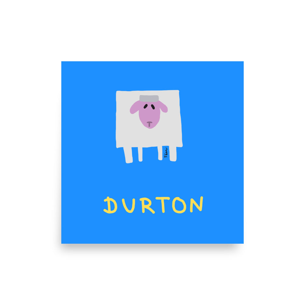 Affiche carrée bleue Motdules représentant un mouton blanc carré avec une tête mauve, titre Durton écrit en jaune.